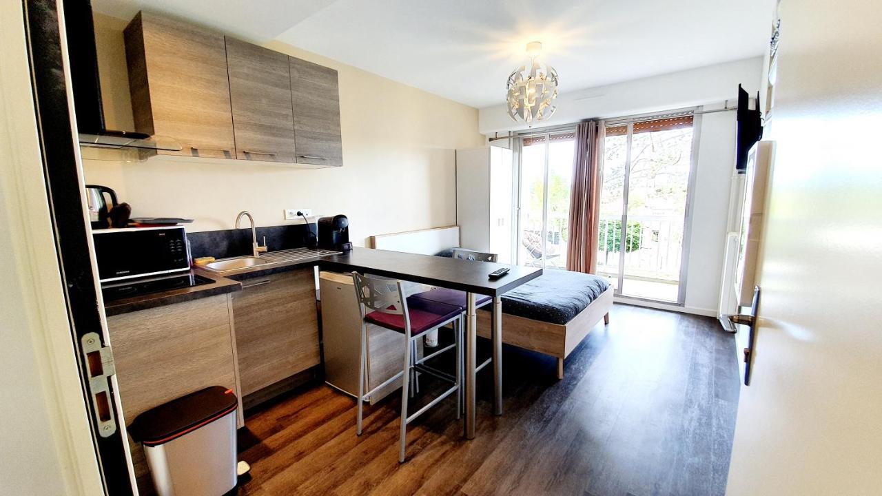 Le Studio Cosy D'Angelique Et David Avec Parking Rambouillet Eksteriør bilde